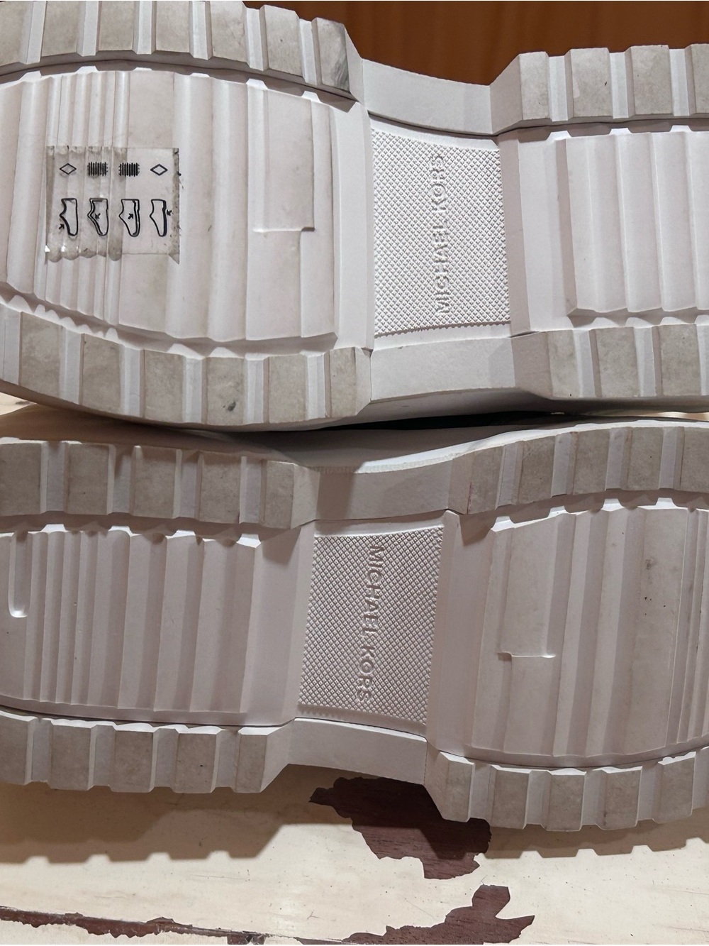 Michael Kors Cosmo Mirror-Metallic Trainer sneakers - Picture 5 of 6